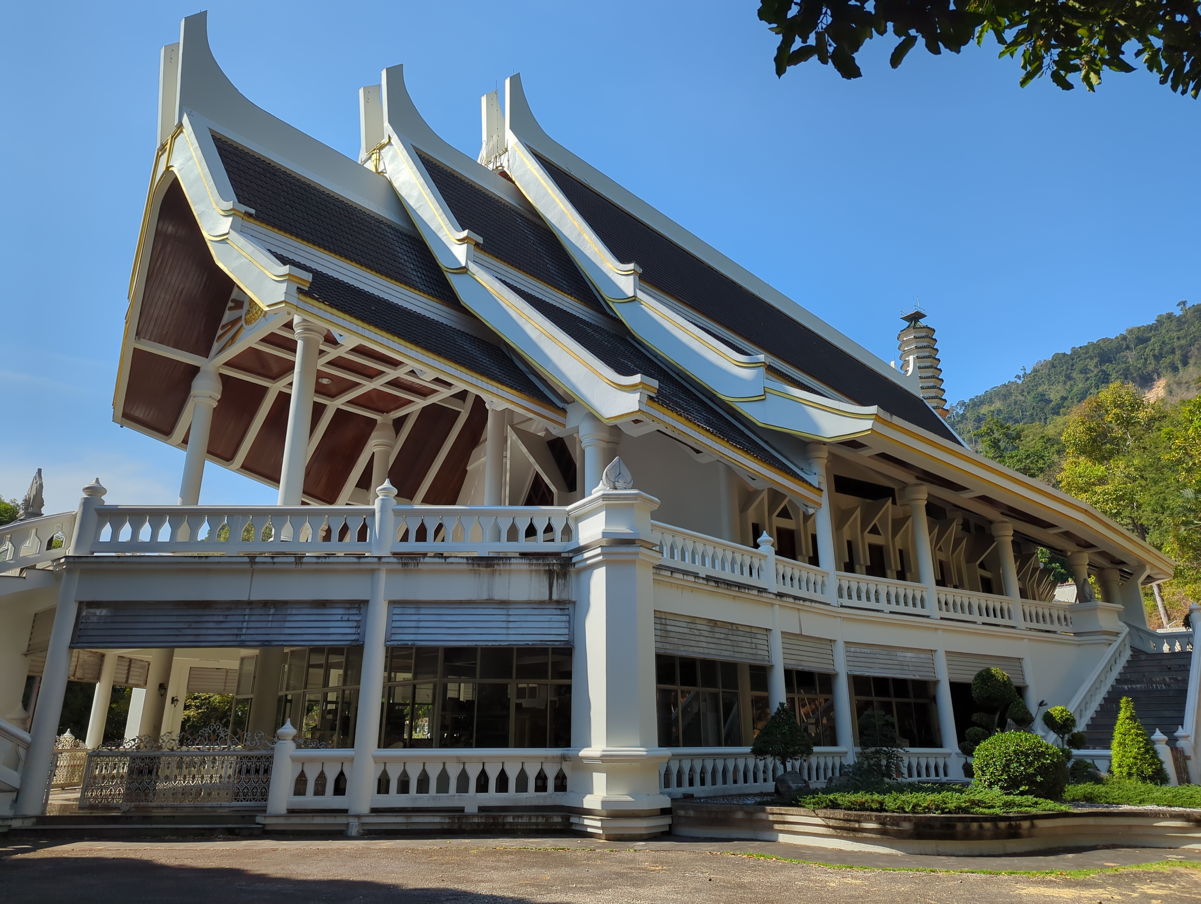 The temple where evening services are held. The lower level houses one of the monastery’s libraries.